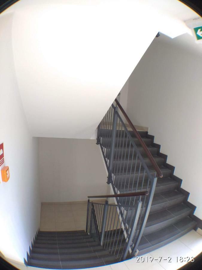 1110 Smialego 39 - Tanie Pokoje W Apartamencie - Samodzielne Zameldowanie - Self Check In ポズナン エクステリア 写真