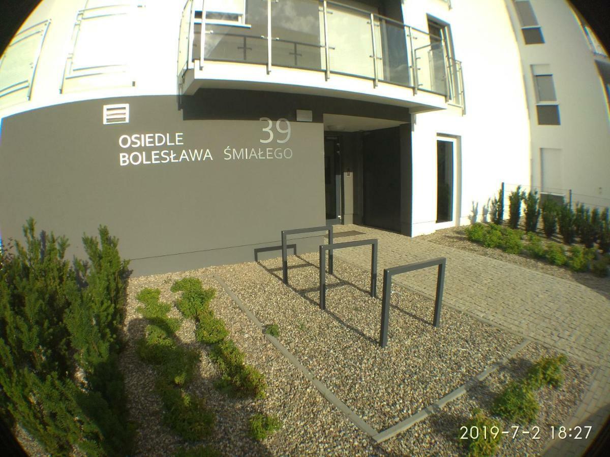 1110 Smialego 39 - Tanie Pokoje W Apartamencie - Samodzielne Zameldowanie - Self Check In ポズナン エクステリア 写真